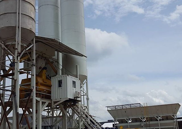 Sistem Otomatis pada Dry Mix Batching Plant untuk Mendukung Ketepatan Penakaran Material