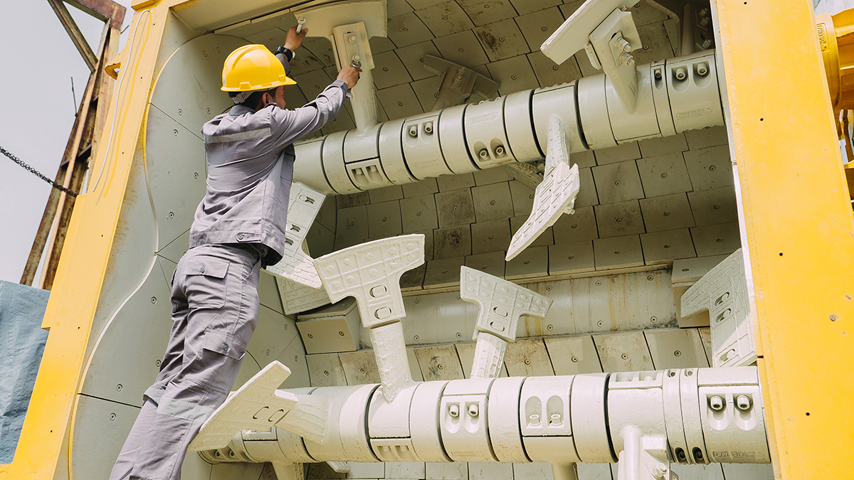 Pentingnya Pemeriksaan dan Pemeliharaan Komponen Mixer Beton